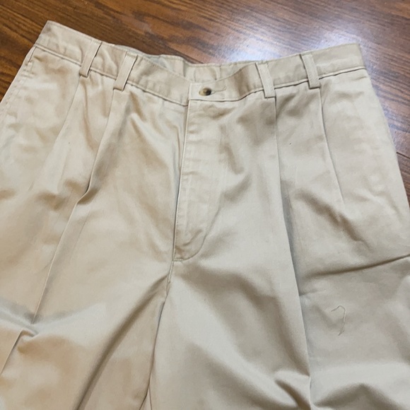 Jos. A. Bank Khaki Pleated Cuffed Pants 36W x 30L - Picture 3 of 6